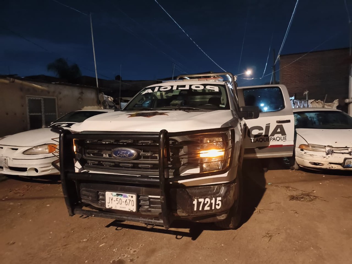 Un hombre de 32 años fue brutalmente golpeado y arrollado a propósito en la colonia Las Liebres, en Tlaquepaque. La SEDENA resguardó la zona.