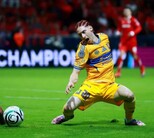 Marcelo Flores durante su lesión de ligamento en la Final.