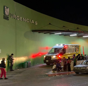 Una menor fue hospitalizada tras un percance vial en Los Balcones; autoridades investigan las circunstancias del caso.