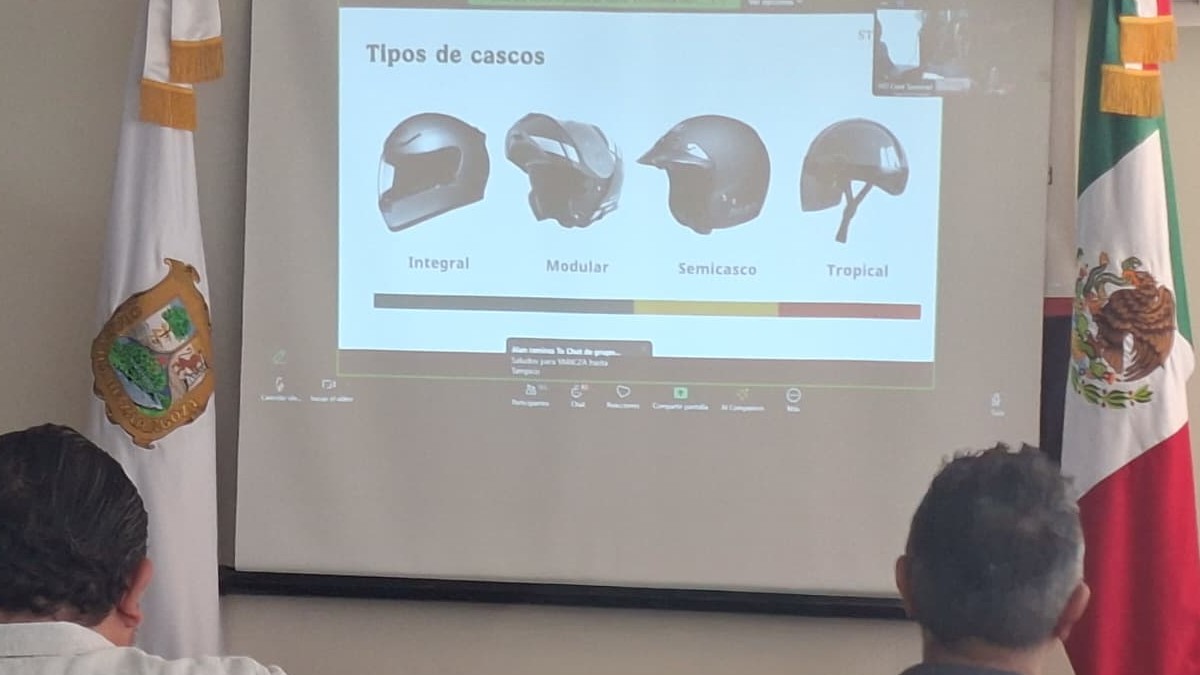 Diversas autoridades de Torreón participaron en la conferencia virtual “La Seguridad Vial en usuarios de motocicletas en México, desde la salud pública”.