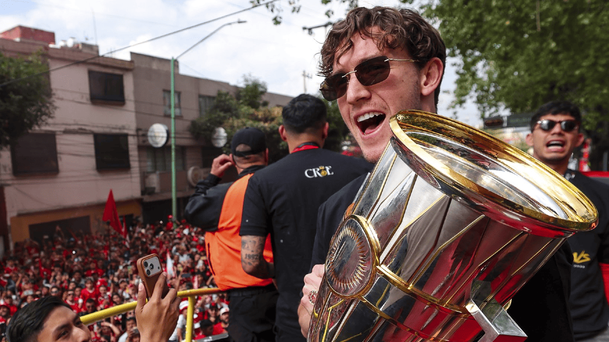 Toluca festeja con su afición y rompe filas despues de un semestre mas de éxitos.