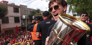 Toluca festeja con su afición y rompe filas despues de un semestre mas de éxitos.