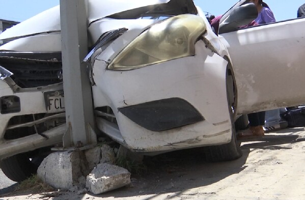 Tras el percance acudieron elementos de la Policía Preventiva y posteriormente personal de Tránsito Municipal para tomar conocimiento.