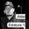 A la derecha una foto en blanco y negro del joven  Aldair Ponce Arias y a la izquierda una foto de su padrino, el empresario joyero Jaime Arias García