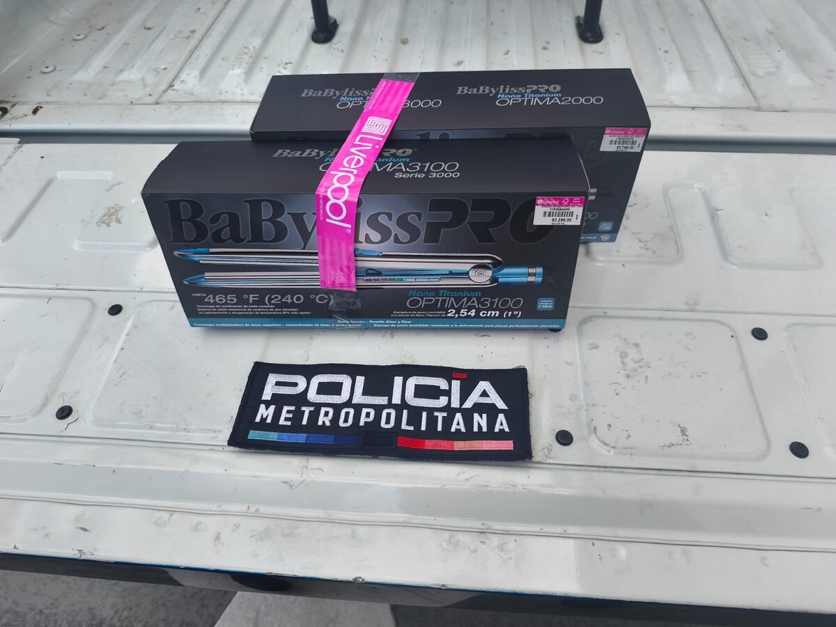 Las mercancía que fue sustraida de un establecimiento de una plaza comercial en Tlajomulco de Zúñiga