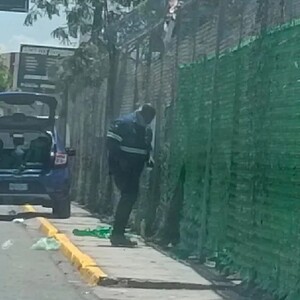 Trabajadores cubriendo zonas en Monterrey.