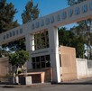 Continúa retiro de urnas en Panteón Jardín Guadalupano de Ecatepec por presunta falta de pago.