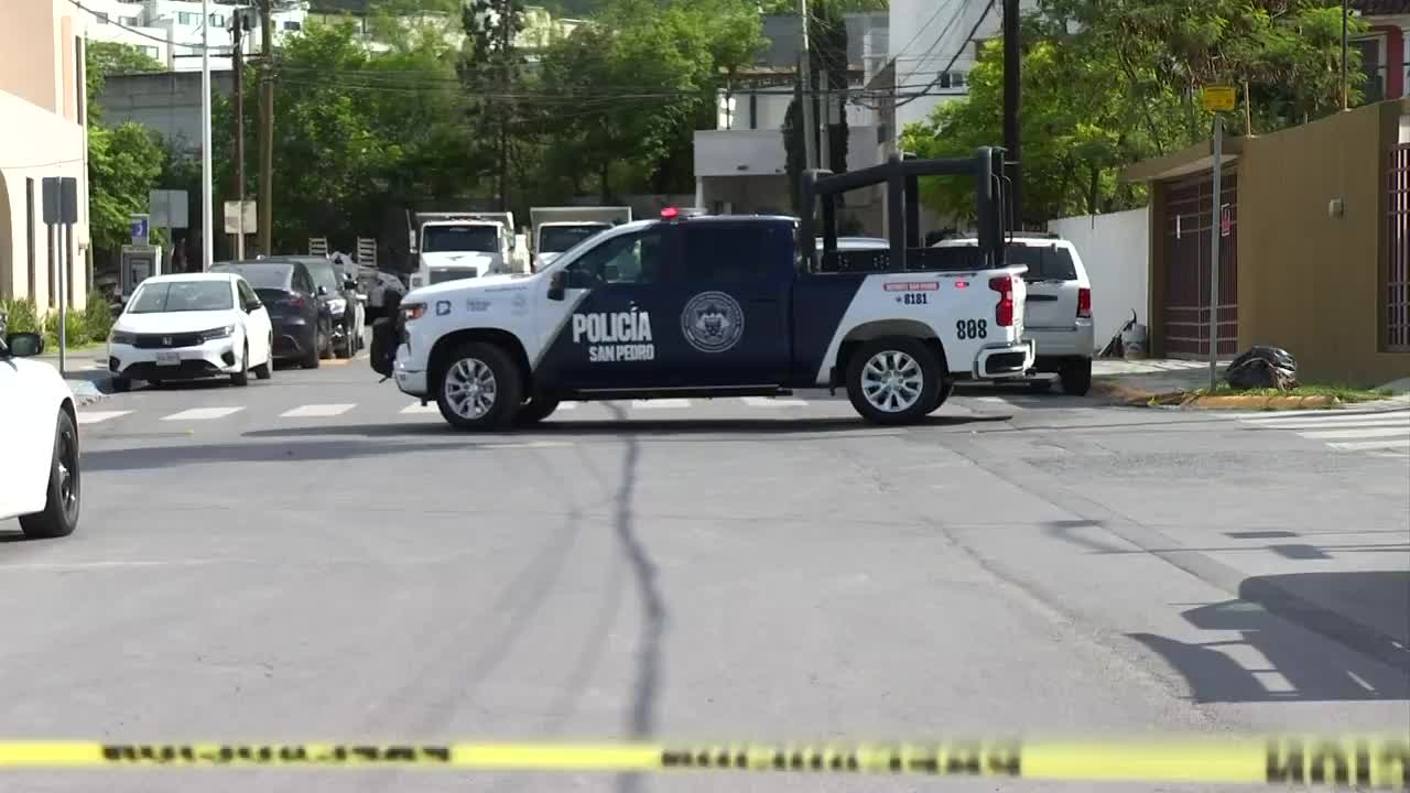 Una joven de aproximadamente 19 años fue encontrada sin vida al interior de un domicilio en la colonia Lázaro Garza Ayala, en San Pedro Garza García.