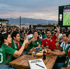 Pantallas gigantes, ambiente futbolero y conciertos esperan a los aficionados durante el Mundial 2026.