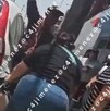 Joven es golpeado a cinturonazos en público tras robar una bocina en Nezahualcóyotl, Estado de México.