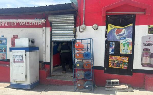 La zona fue acordonada por varias horas mientras agentes de investigación y personal de servicios periciales realizaban el levantamiento de indicios.