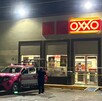 Una empleada resultó herida durante un asalto a una tienda de conveniencia en Montemorelos; dos personas fueron detenidas.