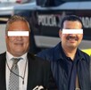 Empresarios Jaime Arias, José Adrián Corona y Carlos Newton Frausto con una patrulla de la Policía de Guadalajara desenfocada en el fondo