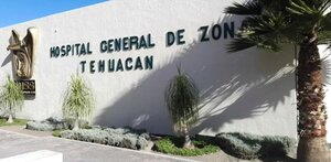 Fachada de un hospital del IMSS en Tehuacán, Puebla.