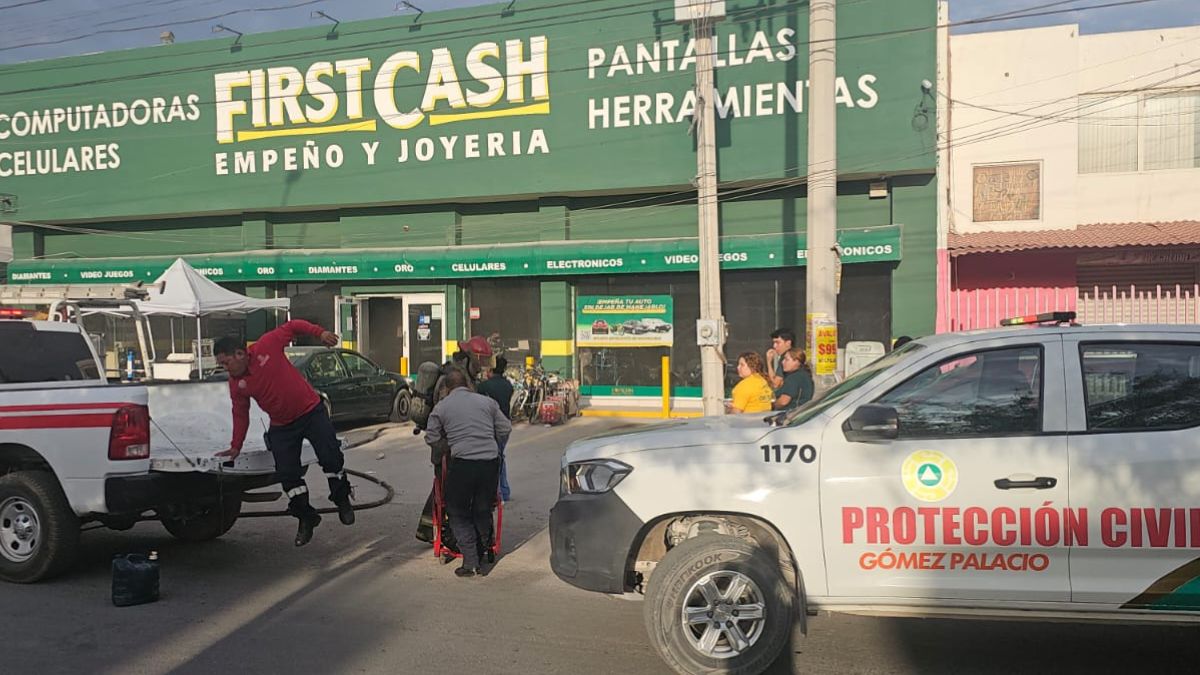 First Cash quemándose en Gómez Palacio.