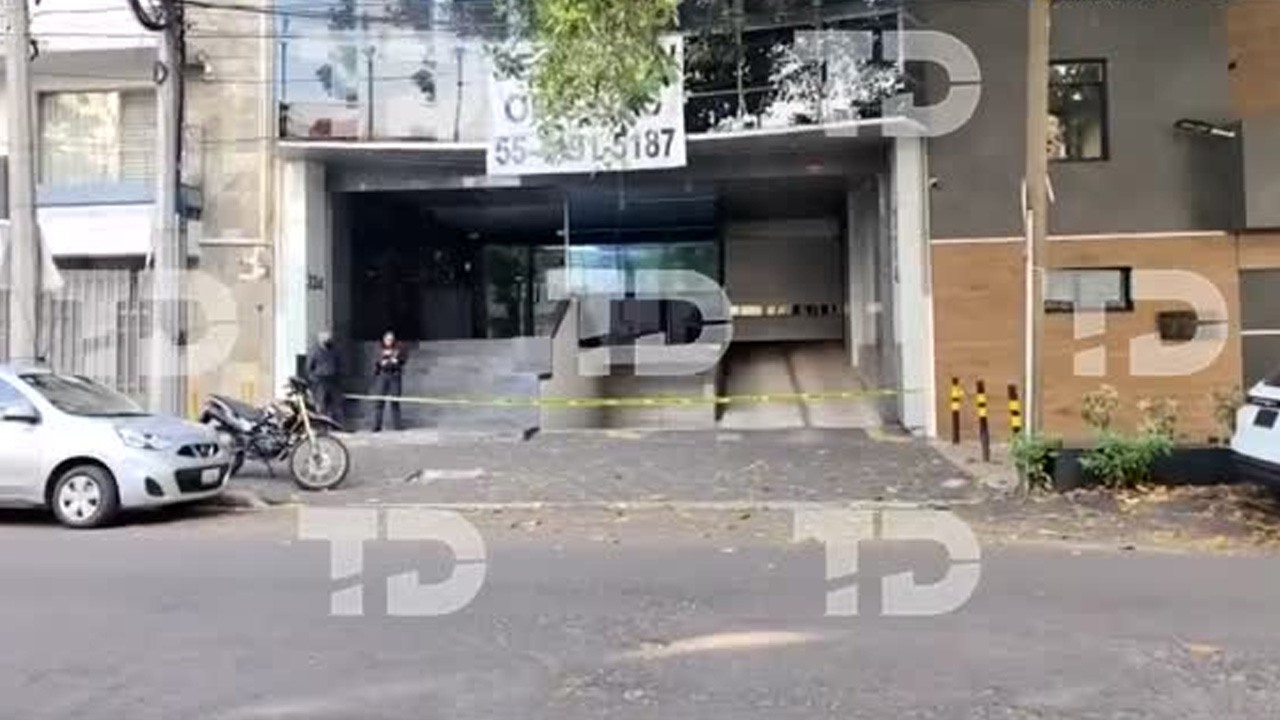 Un hombre perdió la vida tras presuntamente caer de un edificio en la colonia Del Valle, alcaldía Benito Juárez.