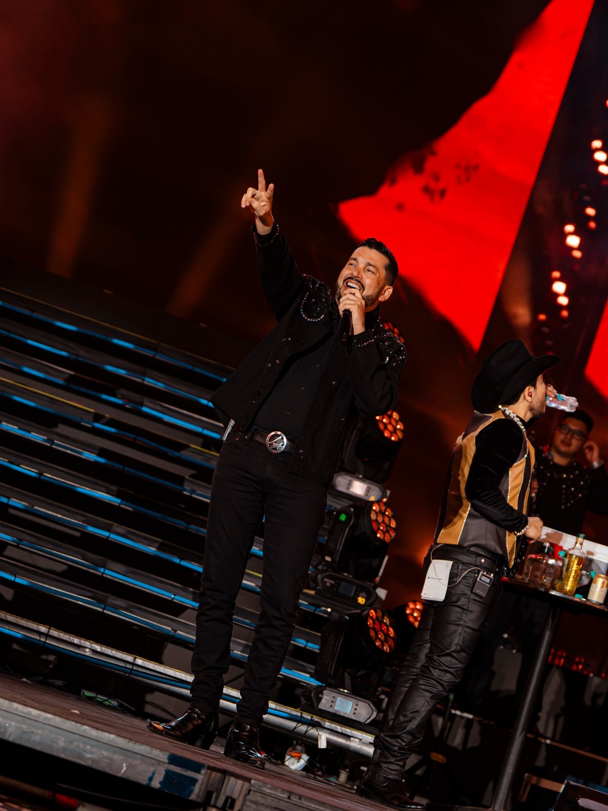 El cantante de regional mexicano volverá a Saltillo con su gira 2026. Conoce sede, zonas y costos.