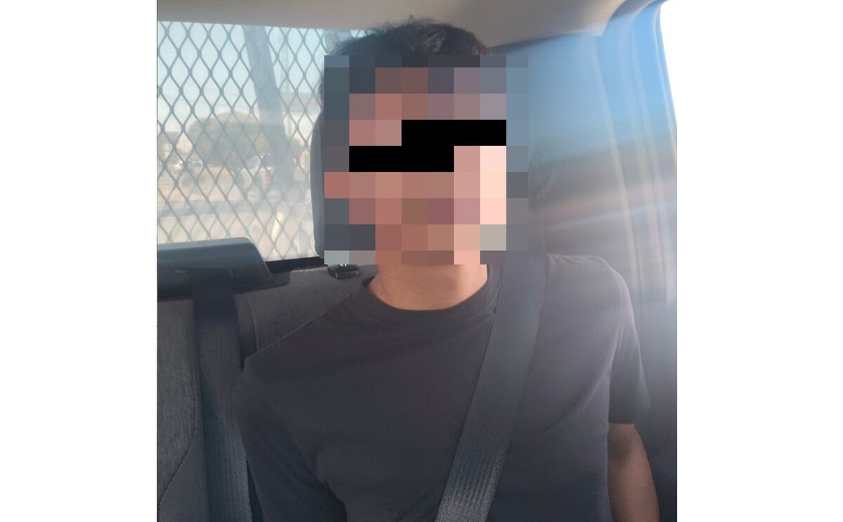 Joven que fue detenido por haber intentado robar dinero en efectivo de su patrón.