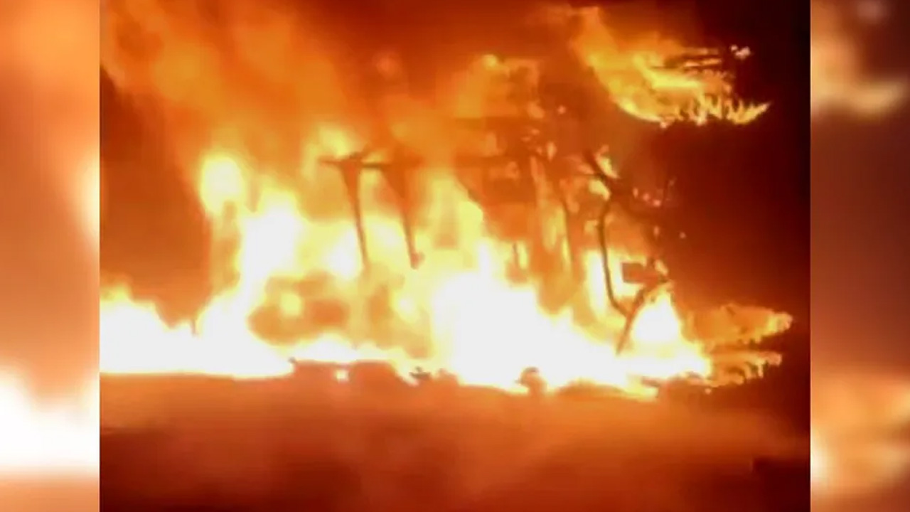 Mueren tres personas tras volcadura e incendio de razer en Tepatitlán, Jalisco