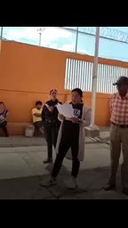 Un menor entró a la primaria con una navaja tras amenazas de violación por parte de sus compañeros de sexto grado.