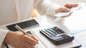 Si no sabes cuánto vas a pagar de tu sueldo por tu crédito INFONAVIT, aquí te explicamos cuánto te descuenta de tu nómina.