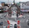 Reapertura de carriles debajo del Arco de la Independencia en Monterrey.