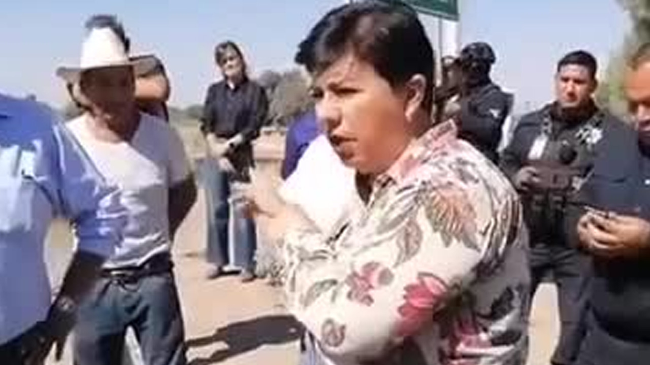 Brenda Güereca, edil de San Pedro, Coahuila, se ha vuelto viral por decirle a manifestantes que no hay agua porque ellos se bañan menos.
