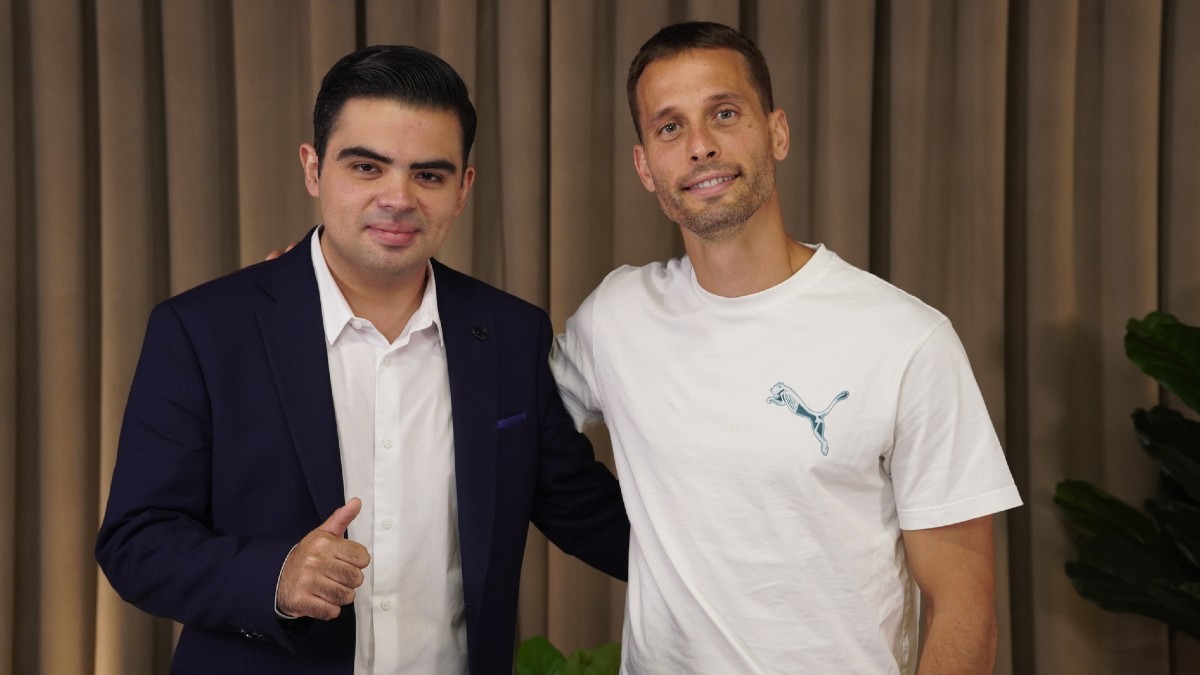 Sergio Canales junto a Mauricio Ponce con la entrevista en exclusiva.