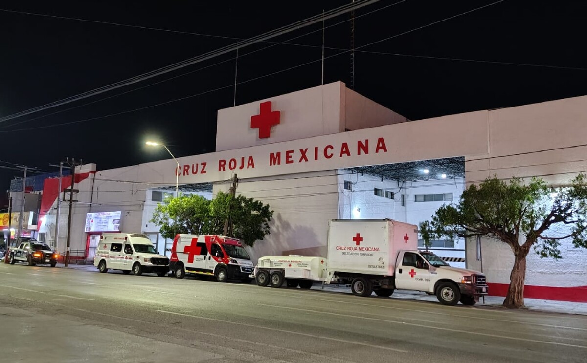 Cruz Roja de Torreón, donde se atendió a un hombre herido con un machete por un sujeto desconocido.