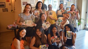 Secondi promueve la moda sostenible mediante talleres, intercambios de ropa y actividades que buscan dar una segunda vida a las prendas.