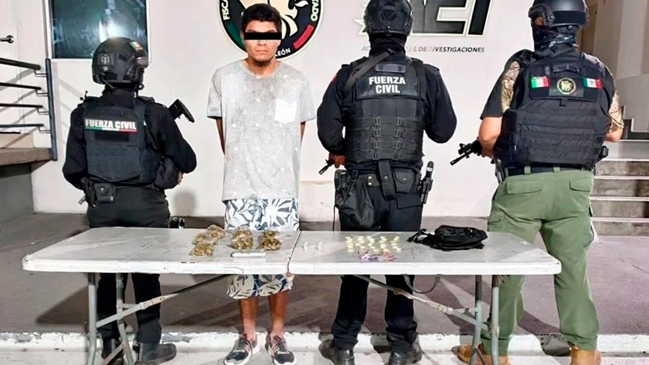 Un joven de 25 años, buscado por homicidio cometido, fue detenido por Fuerza Civil en la colonia Las Brisas de Monterrey.
