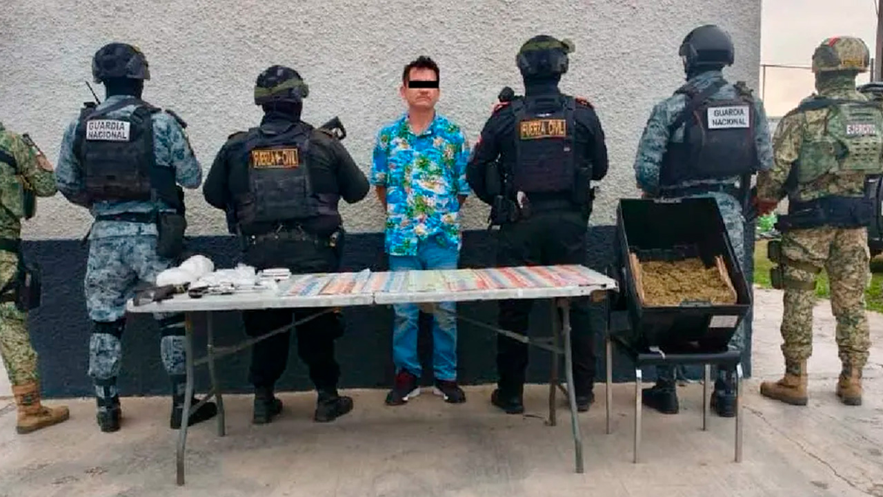 Elementos de Fuerza Civil, Defensa y Guardia Nacional detuvieron a un presunto integrante de un grupo delictivo en Salinas Victoria.