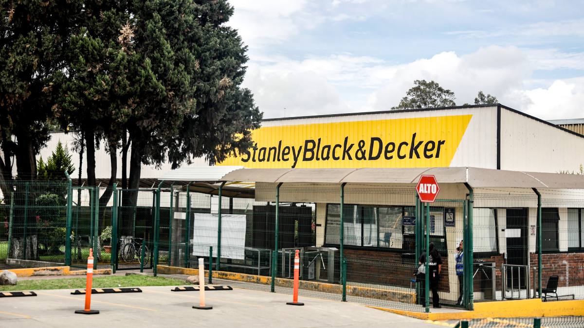 fachada de la planta de Stanley Black & Decker en puebla