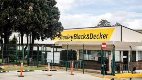 fachada de la planta de Stanley Black & Decker en puebla