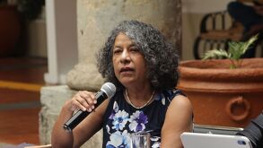 La diputada Candelaria Ochoa presenta un acuerdo en el Congreso de Jalisco para frenar el retiro de personas sin hogar en el Centro Histórico de Guadalajara.