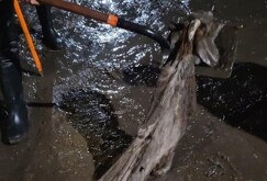 La misma alcaldesa inició una transmisión en Facebook la noche de la inundación, en donde se acerca a las zonas afectadas por la lluvia.