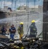 Bomberos apagan fuego de explosión de huachigas en Tepeaca.