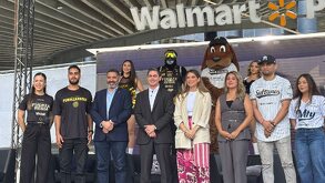 Directivos de Planet Fitness, Fuerza Regia y Sultanes en el evento de sinergia.