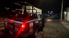 Autoridades de la FGE abrieron una carpeta de investigación tras el hallazgo de un joven sin vida.