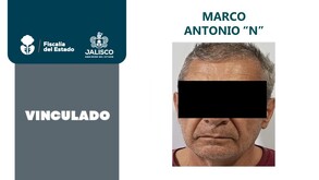 Ficha de vinculación a proceso de la Fiscalía de Jalisco con la foto de Marco Antonio 'N' con los ojos censurados por un recuadro negro