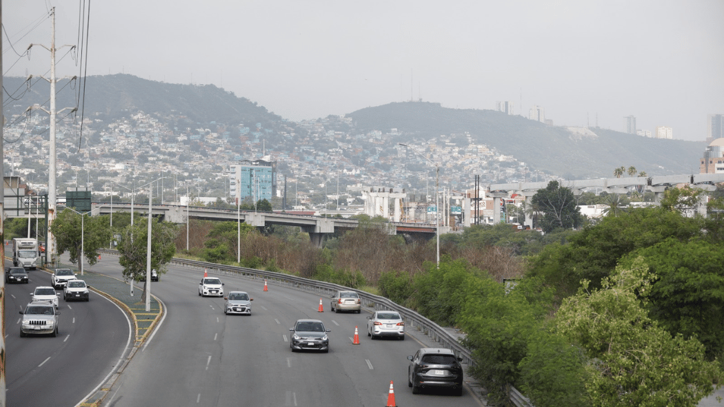 Monterrey anuncia carril contraflujo en avenida Morones Prieto / Jorge López.