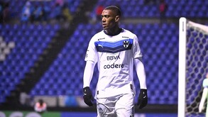 Anthony Martial en un partido de Rayados en la Liga MX.
