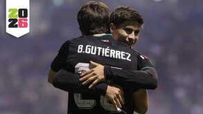 Armando González festejando un gol con Brian Gutiérrez