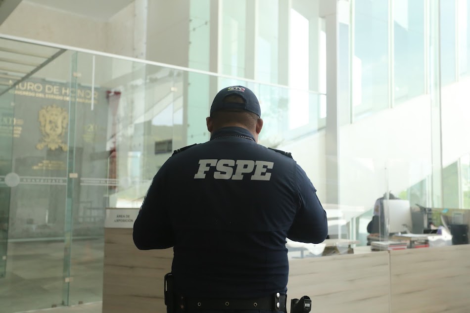 La Fiscalía General de la República realizó cateos simultáneos en León y Silao donde resultó detenido 