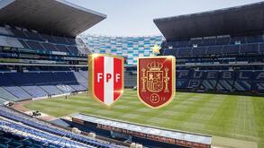 escudos de la selección de españa y perú en el estadio cuauhtémoc