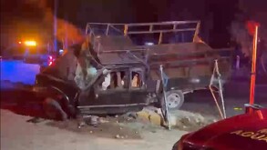 Un aparatoso accidente registrado durante los primeros minutos de este domingo sobre la carretera federal 70 Oriente dejó como saldo dos mujeres fallecidas.