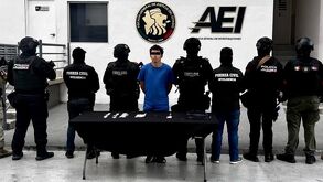 Fuerza Civil y la Defensa Nacional detuvieron en Juárez a un presunto generador de violencia de 18 años con orden de aprehensión por homicidio.