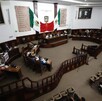 Urna de votación en una casilla de foto de archivo