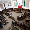 Urna de votación en una casilla de foto de archivo