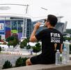 La FIFA hizo oficial que los aficionados que acudan a los estadios durante el Mundial 2026, lo podrán hacer con agua en mano, aunque con ciertas restricciones.